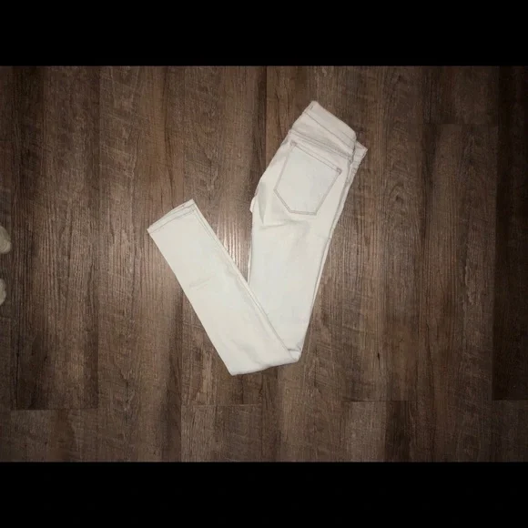 Born To Fade Bleach Denim Skinny Jeans - Picture 4 of 6